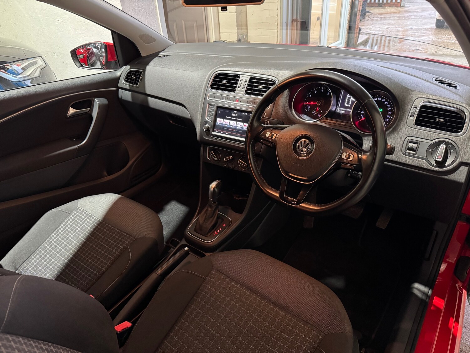 Used Volkswagen Polo 2015 for sale - 77517551: Photo 18