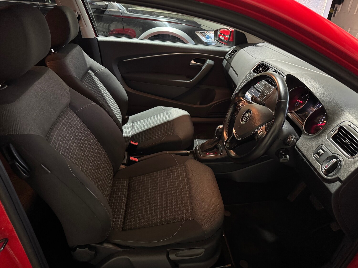 Used Volkswagen Polo 2015 for sale - 77517551: Photo 24