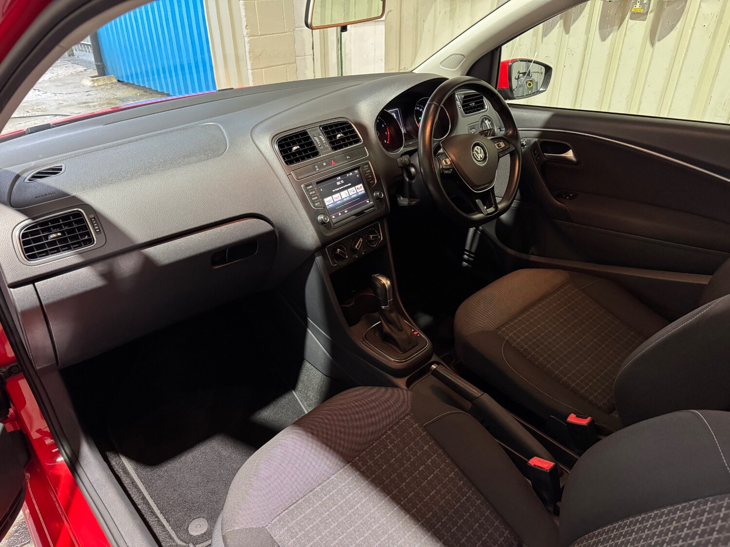 Used Volkswagen Polo 2015 for sale - 77517551: Photo 25