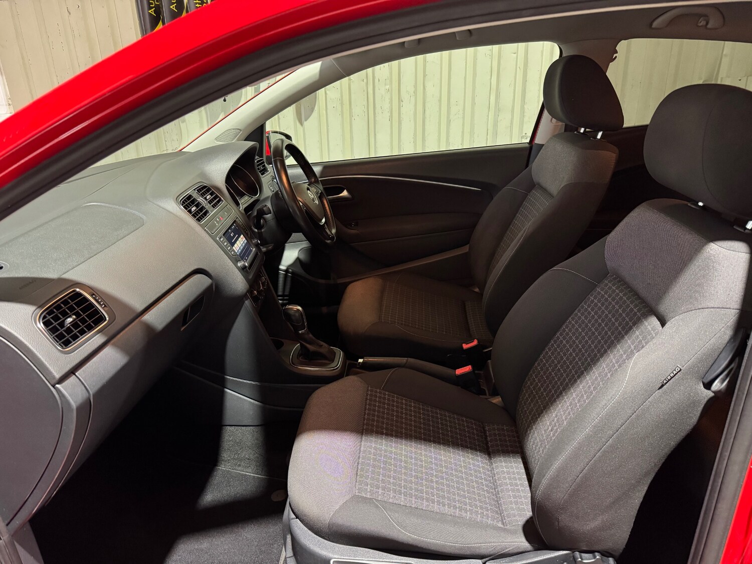 Used Volkswagen Polo 2015 for sale - 77517551: Photo 26