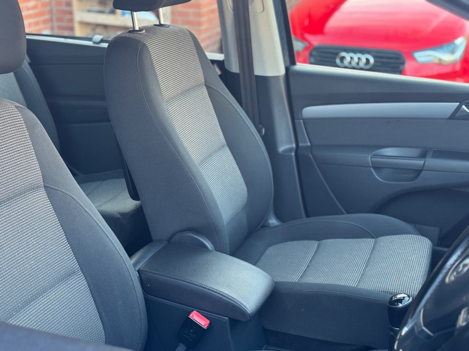 Used Volkswagen Sharan 2012 for sale - 76651084: Photo 11