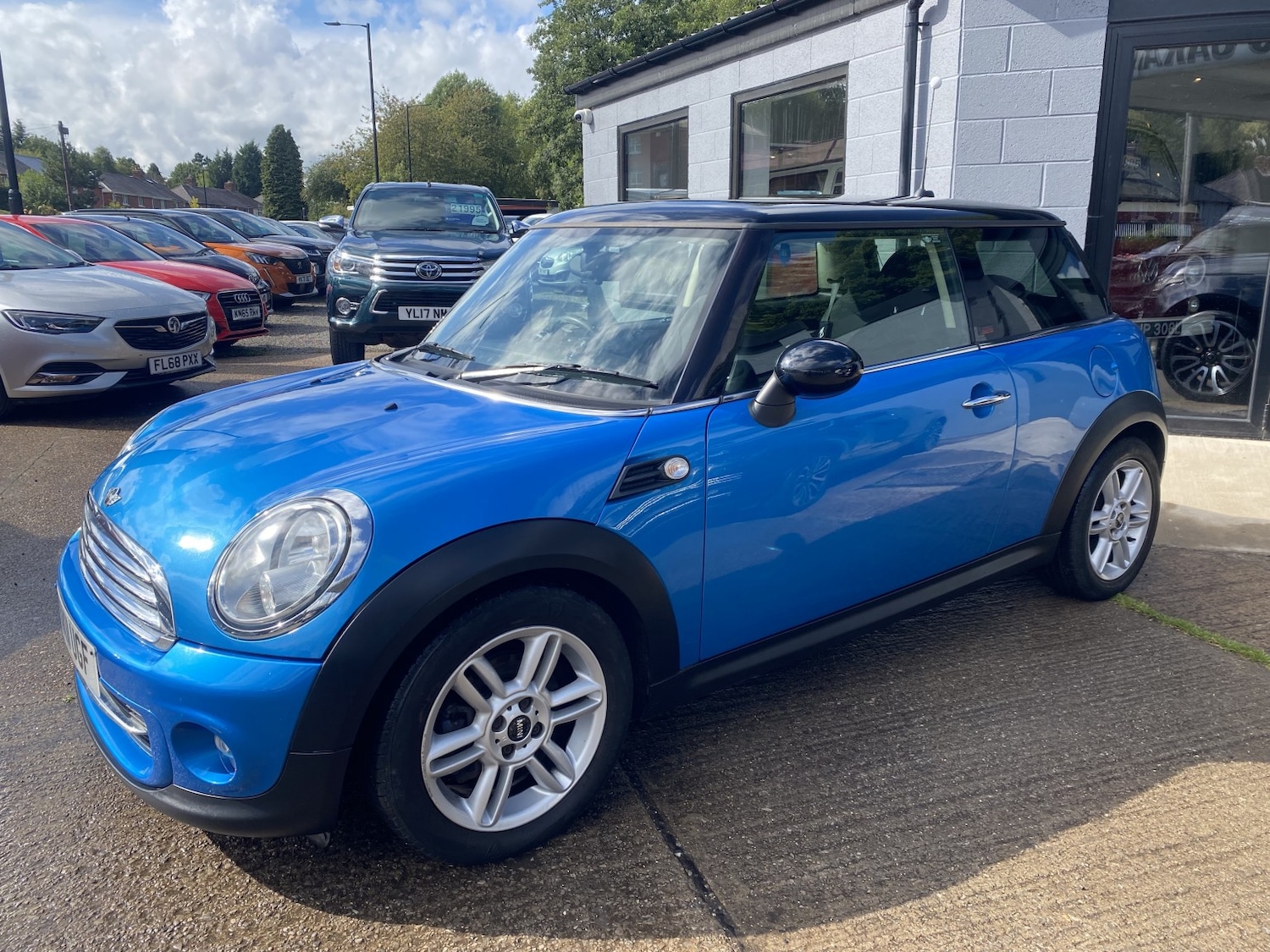 Used MINI Hatch 2011 for sale - 77762658: Photo 3