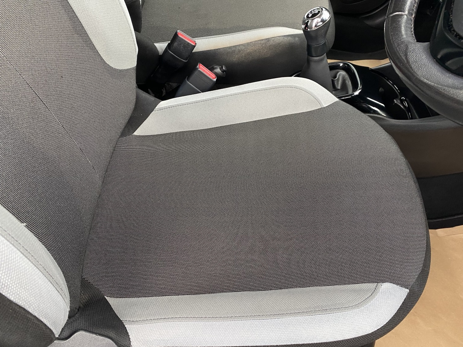 Used Toyota AYGO 2018 for sale - 77762644: Photo 24