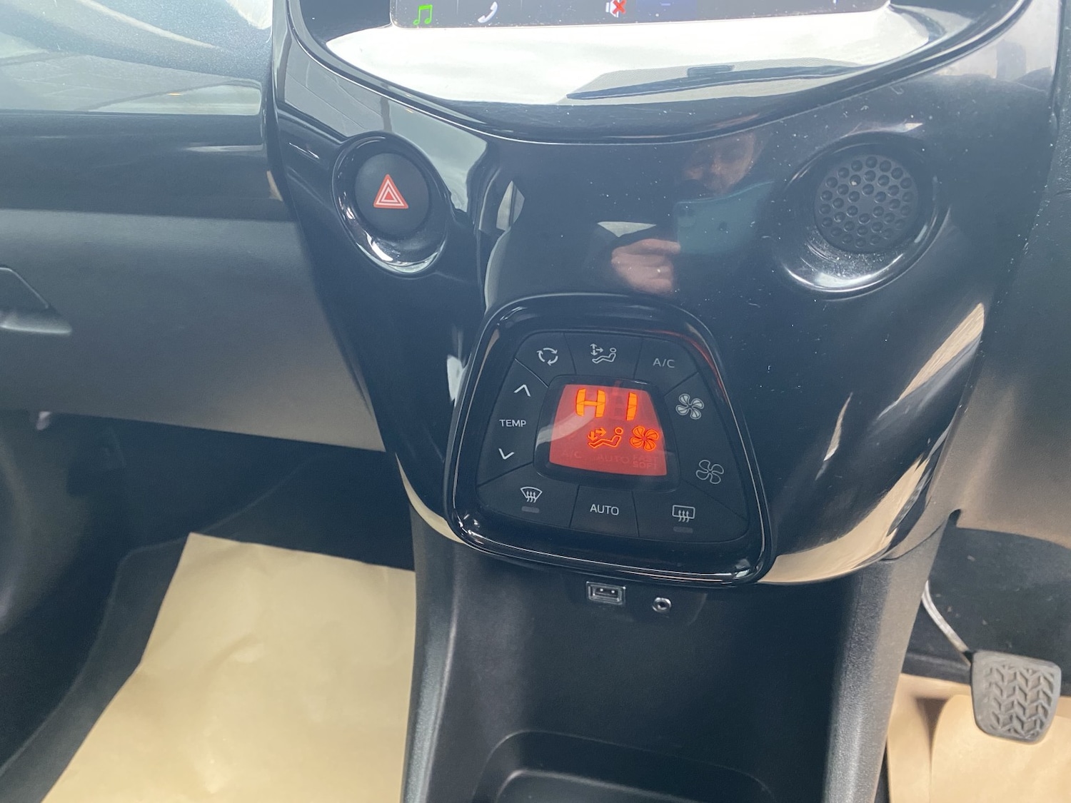 Used Toyota AYGO 2018 for sale - 77762644: Photo 35