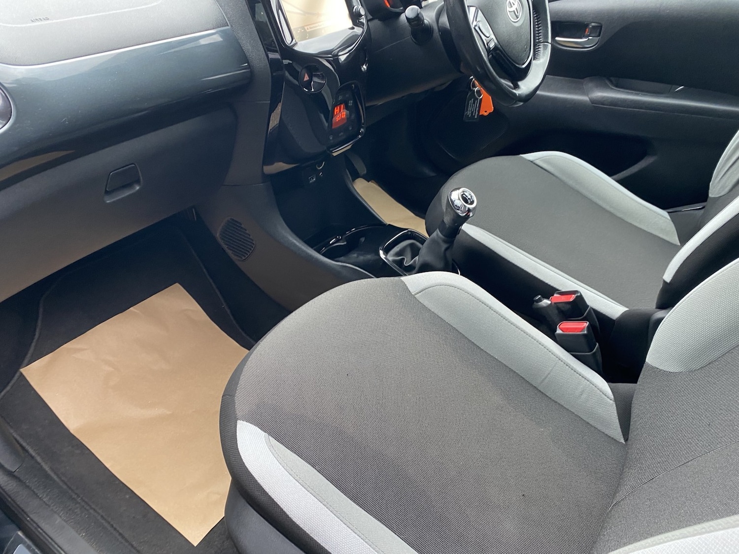 Used Toyota AYGO 2018 for sale - 77762644: Photo 40