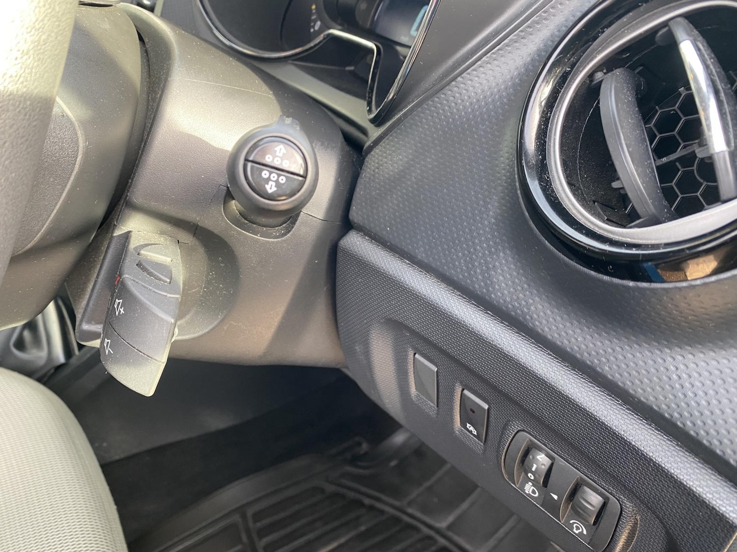 Used Renault Captur 2014 for sale - 77762653: Photo 33