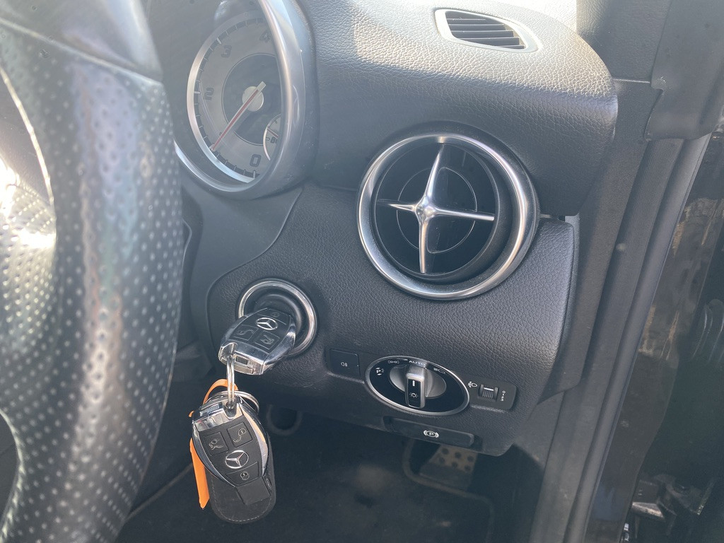 Used Mercedes-Benz SLK 2015 for sale - 77762657: Photo 30