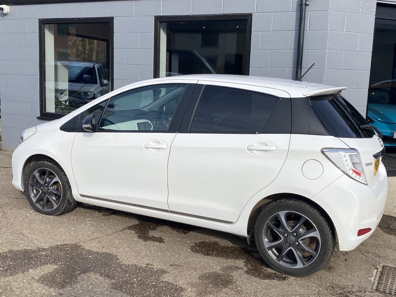 Used Toyota Yaris 2013 for sale - 77762656: Photo 12