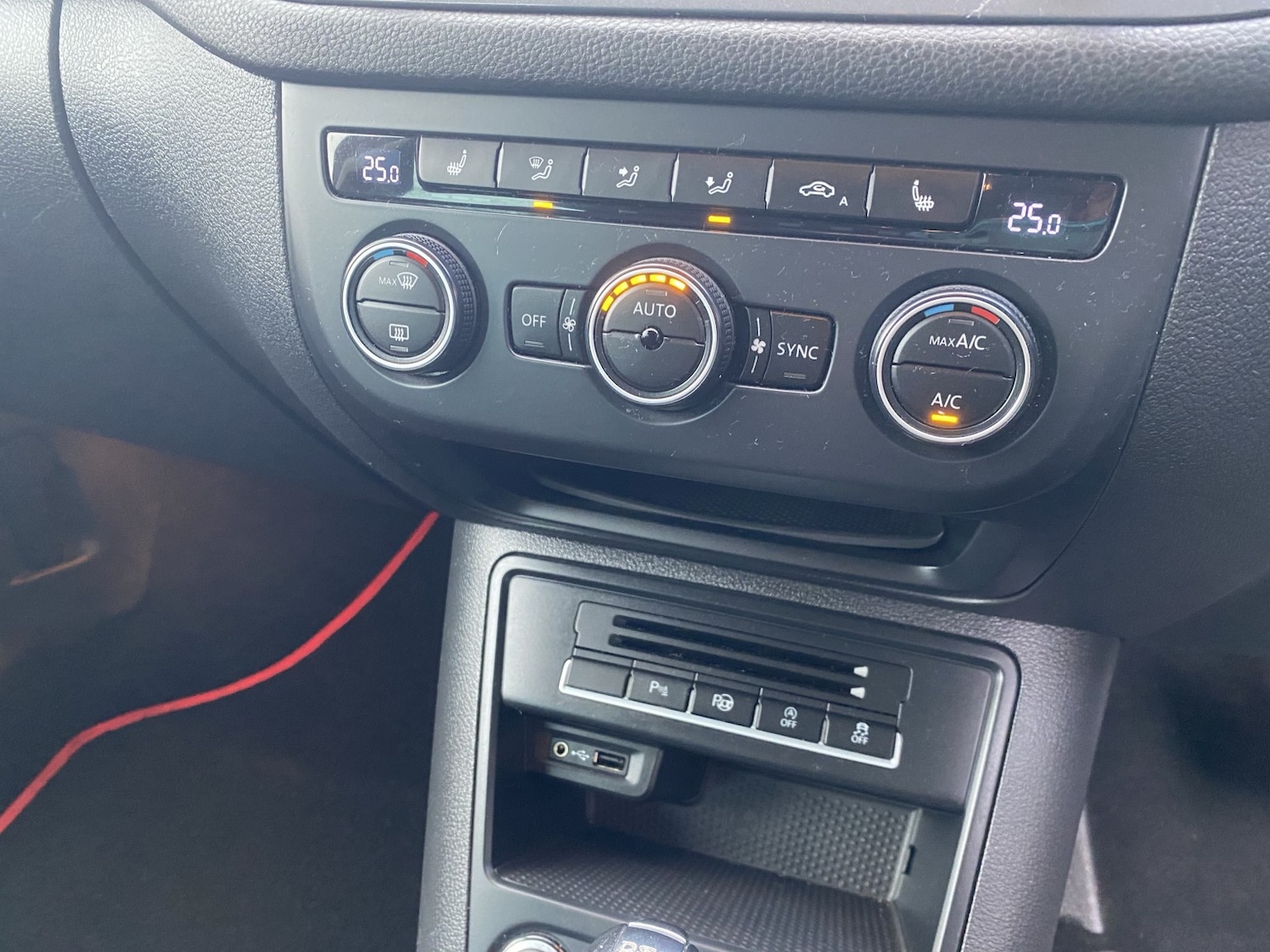 Used Volkswagen Tiguan 2015 for sale - 77762664: Photo 25