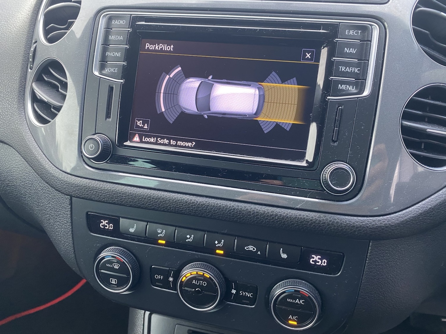 Used Volkswagen Tiguan 2015 for sale - 77762664: Photo 28