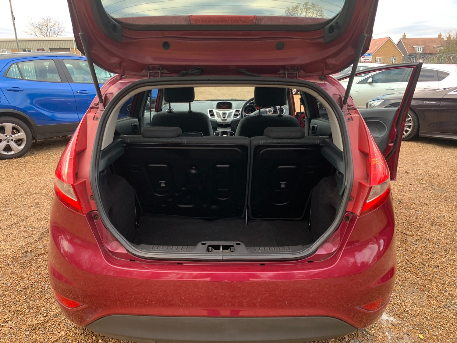 Used Ford Fiesta 2010 for sale - 76692834: Photo 9