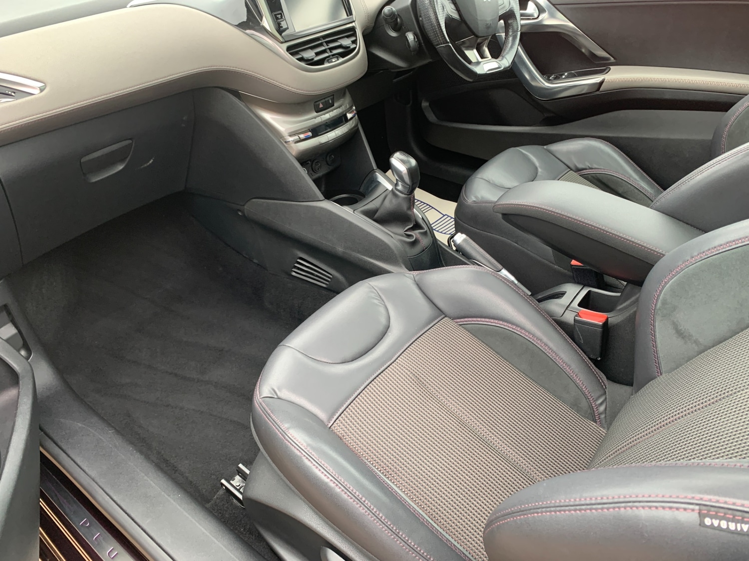 Used Peugeot 208 2013 for sale - 77998489: Photo 11