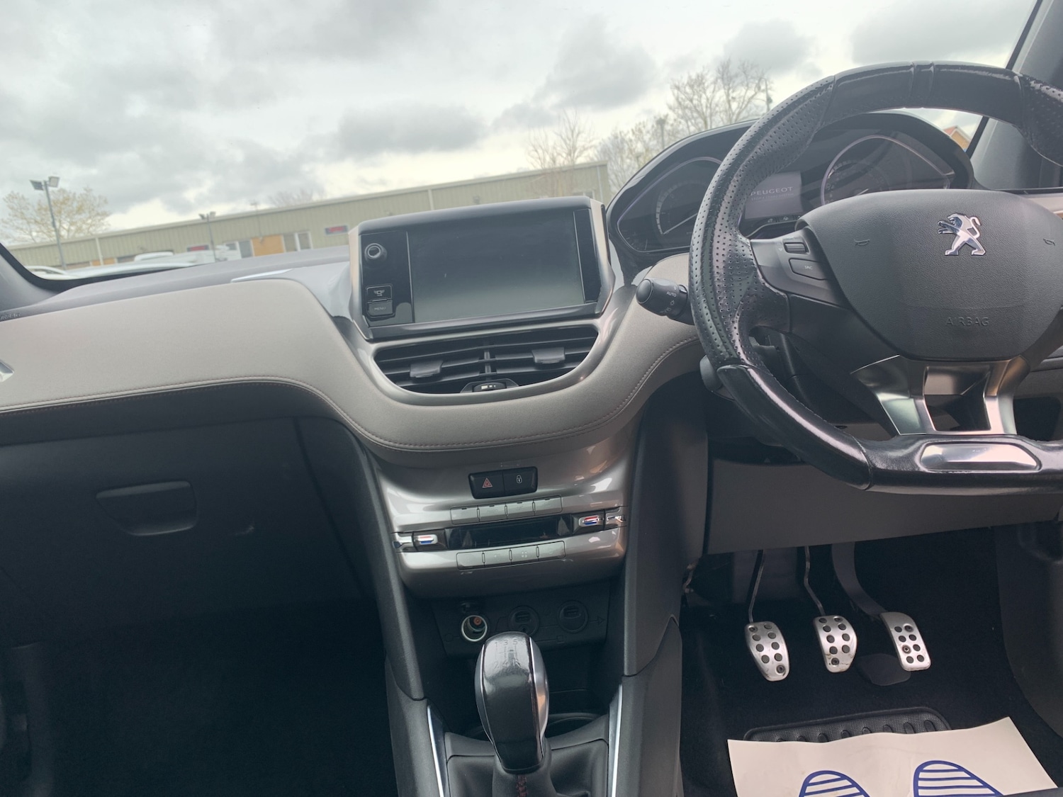 Used Peugeot 208 2013 for sale - 77998489: Photo 20