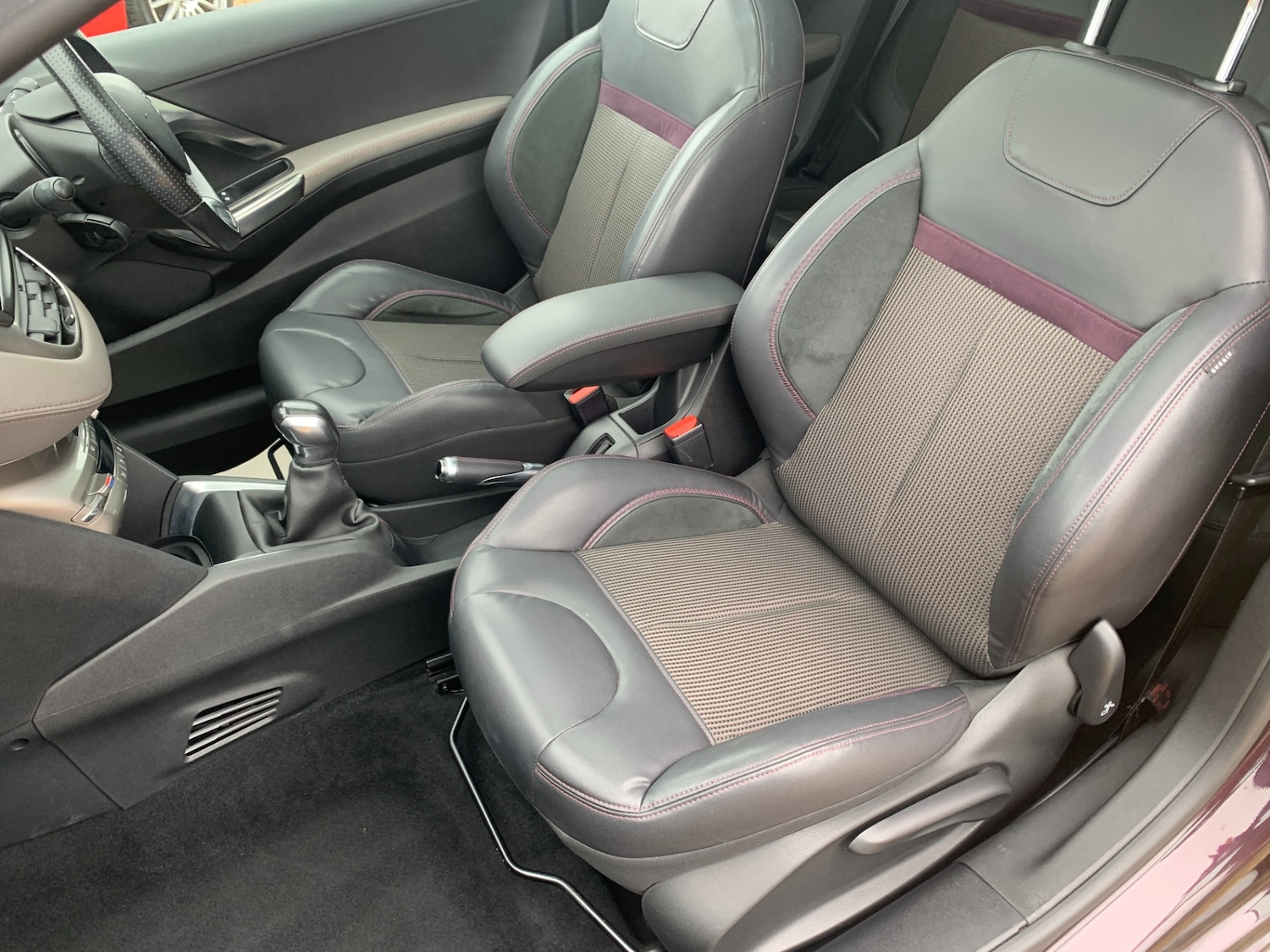 Used Peugeot 208 2013 for sale - 77998489: Photo 9