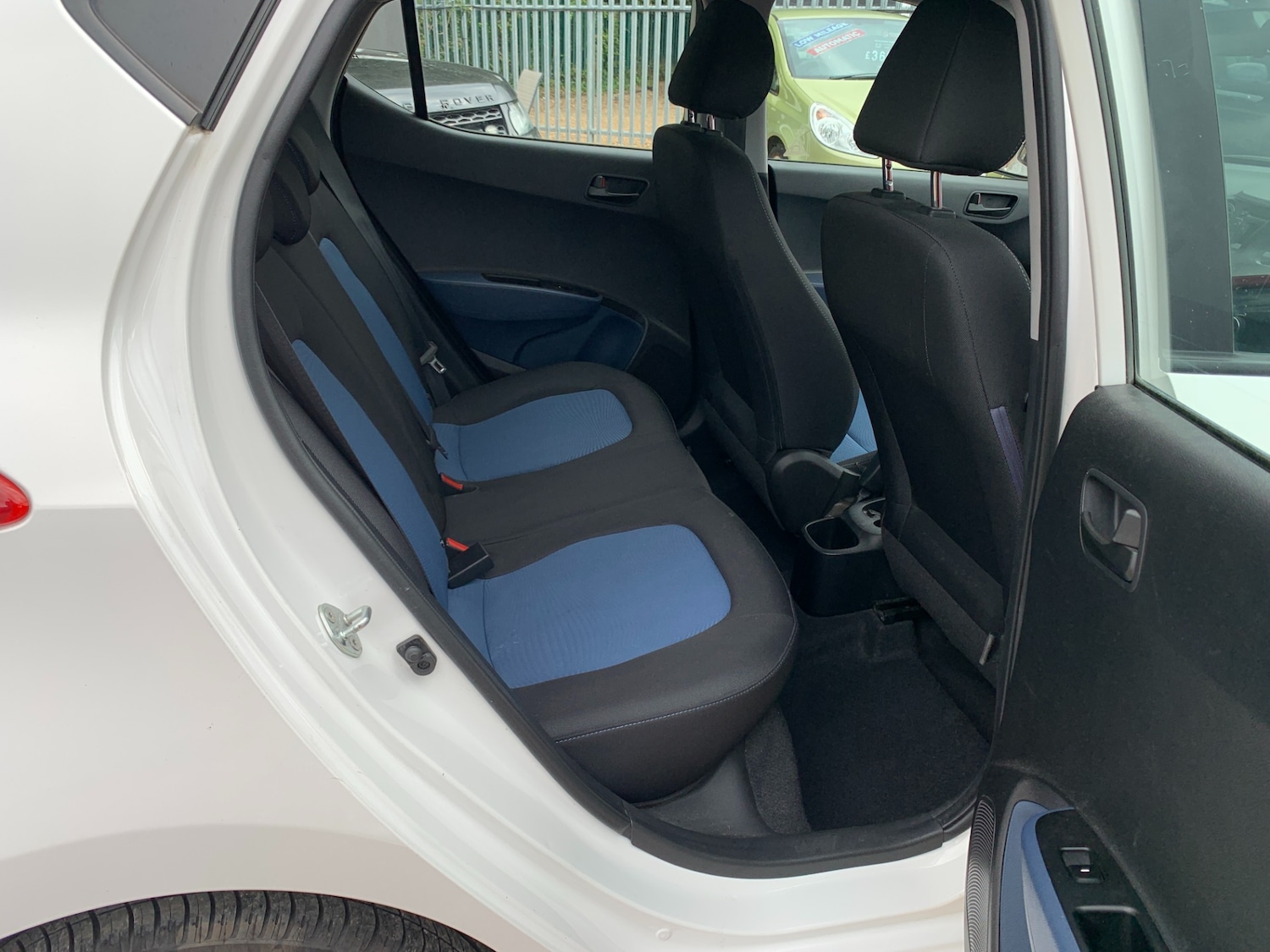 Used Hyundai i10 2015 for sale - 75997111: Photo 12