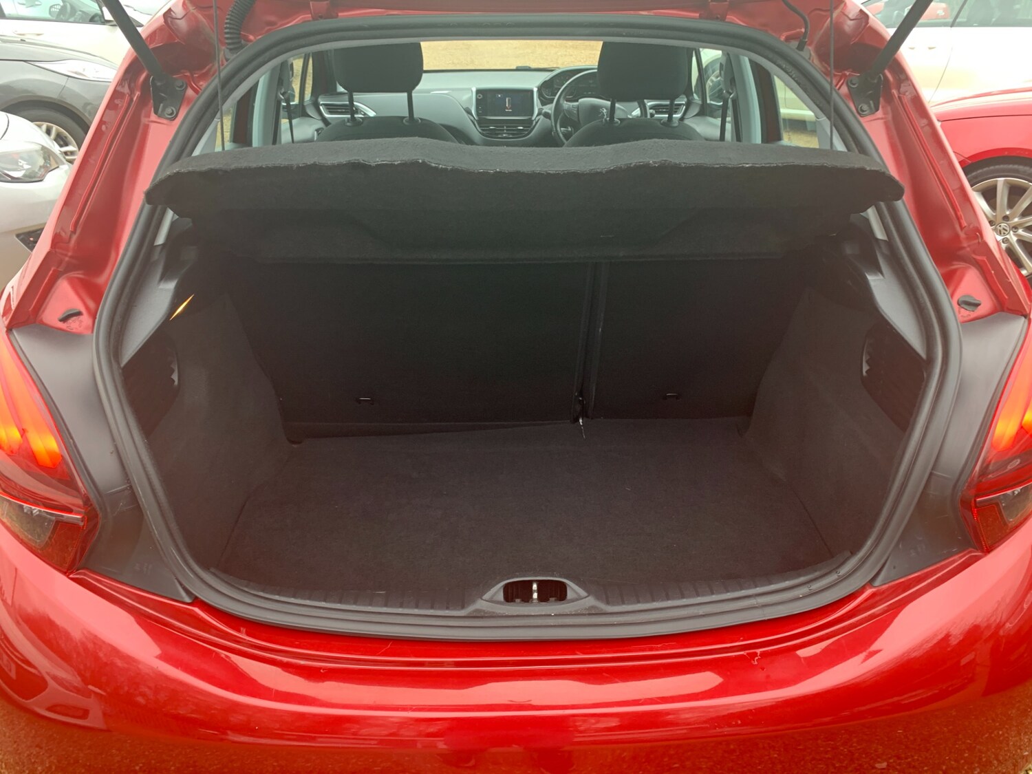 Used Peugeot 208 2017 for sale - 78077709: Photo 10