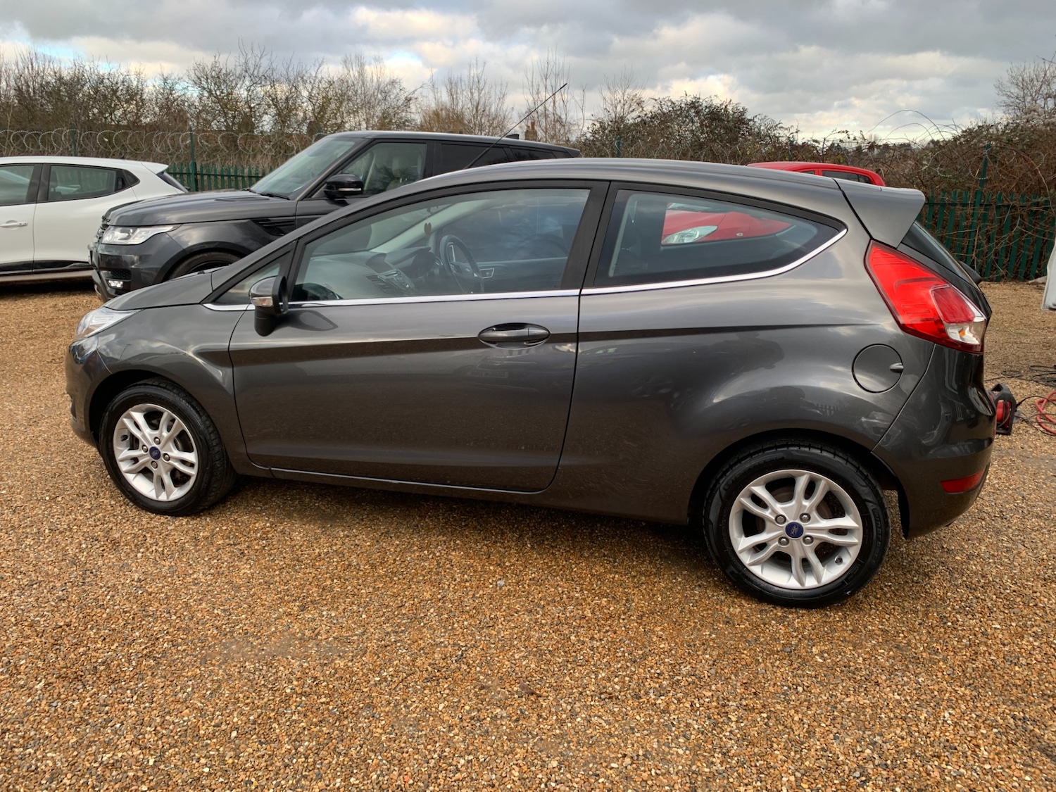 Used Ford Fiesta 2017 for sale - 77261182: Photo 2