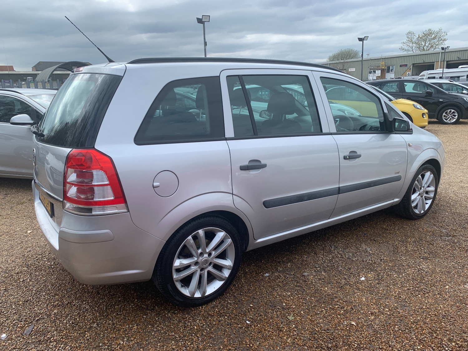 Used Vauxhall Zafira 2009 for sale - 78092779: Photo 2