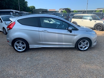 Used Ford Fiesta 2011 for sale - 79381610: Photo