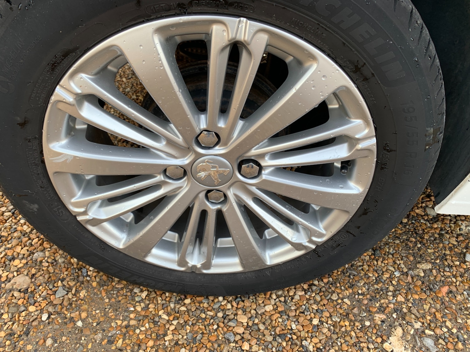 Used Peugeot 2008 2017 for sale - 77997904: Photo 21