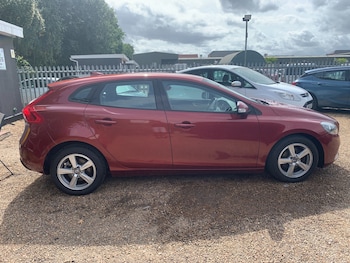 Used Volvo V40 2013 for sale - 75701108: Photo