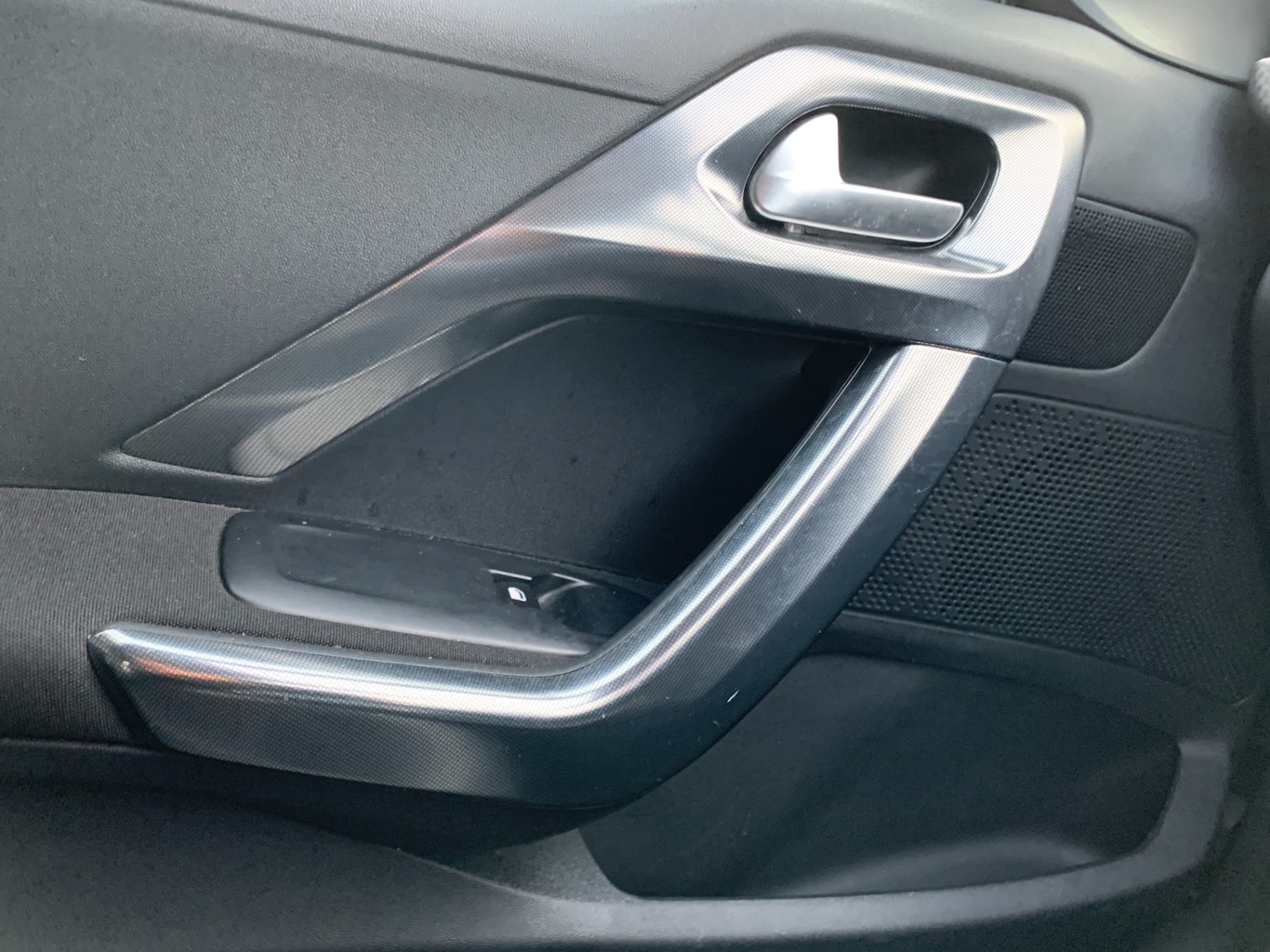 Used Peugeot 2008 2017 for sale - 76421815: Photo 14