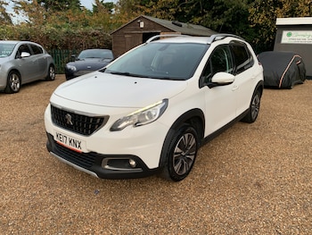 Used Peugeot 2008 2017 for sale - 76421815: Photo