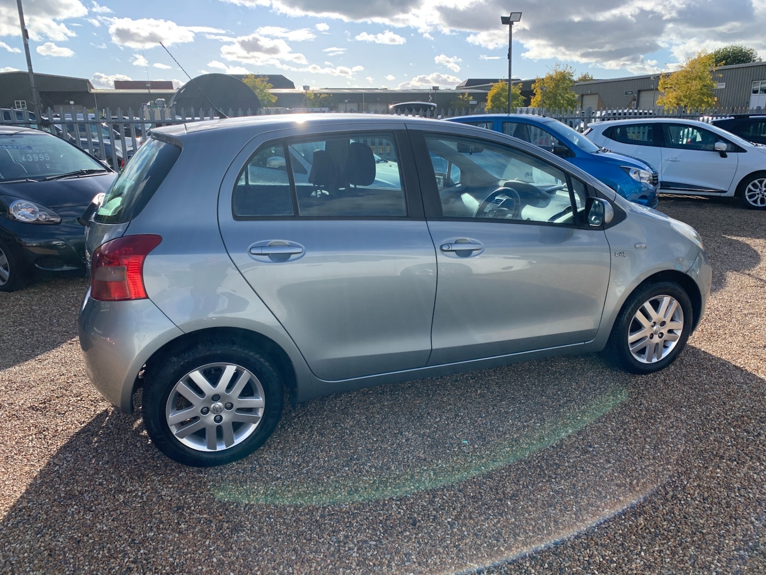 Used Toyota Yaris 2008 for sale - 76366304: Photo 2