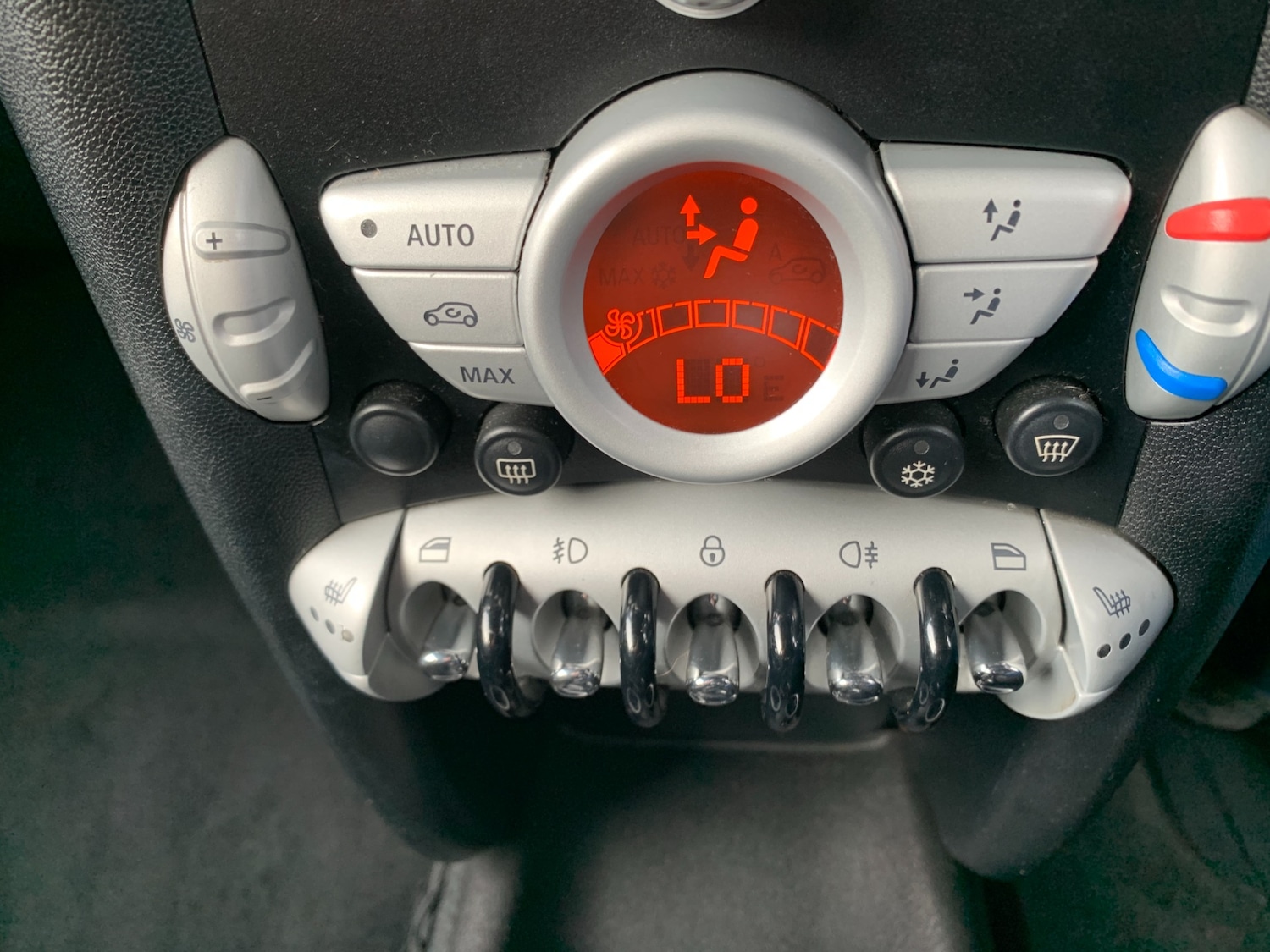Used MINI Hatch 2010 for sale - 76299643: Photo 17