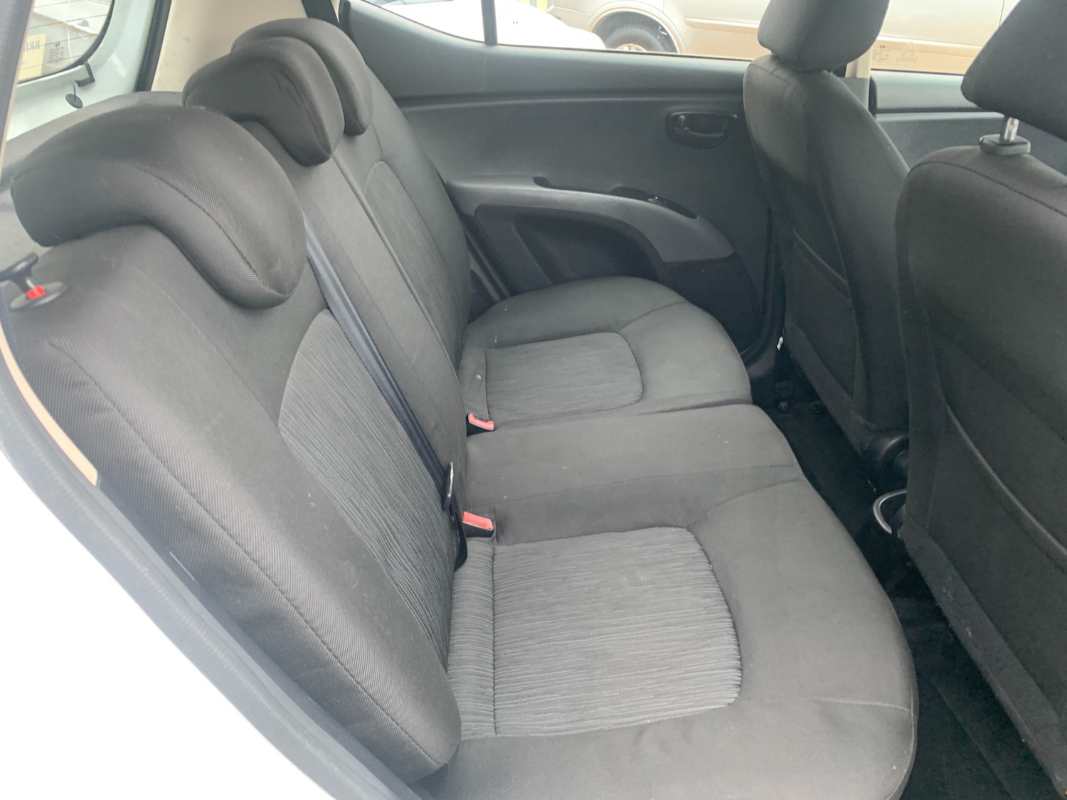 Used Hyundai i10 2011 for sale - 77530535: Photo 17