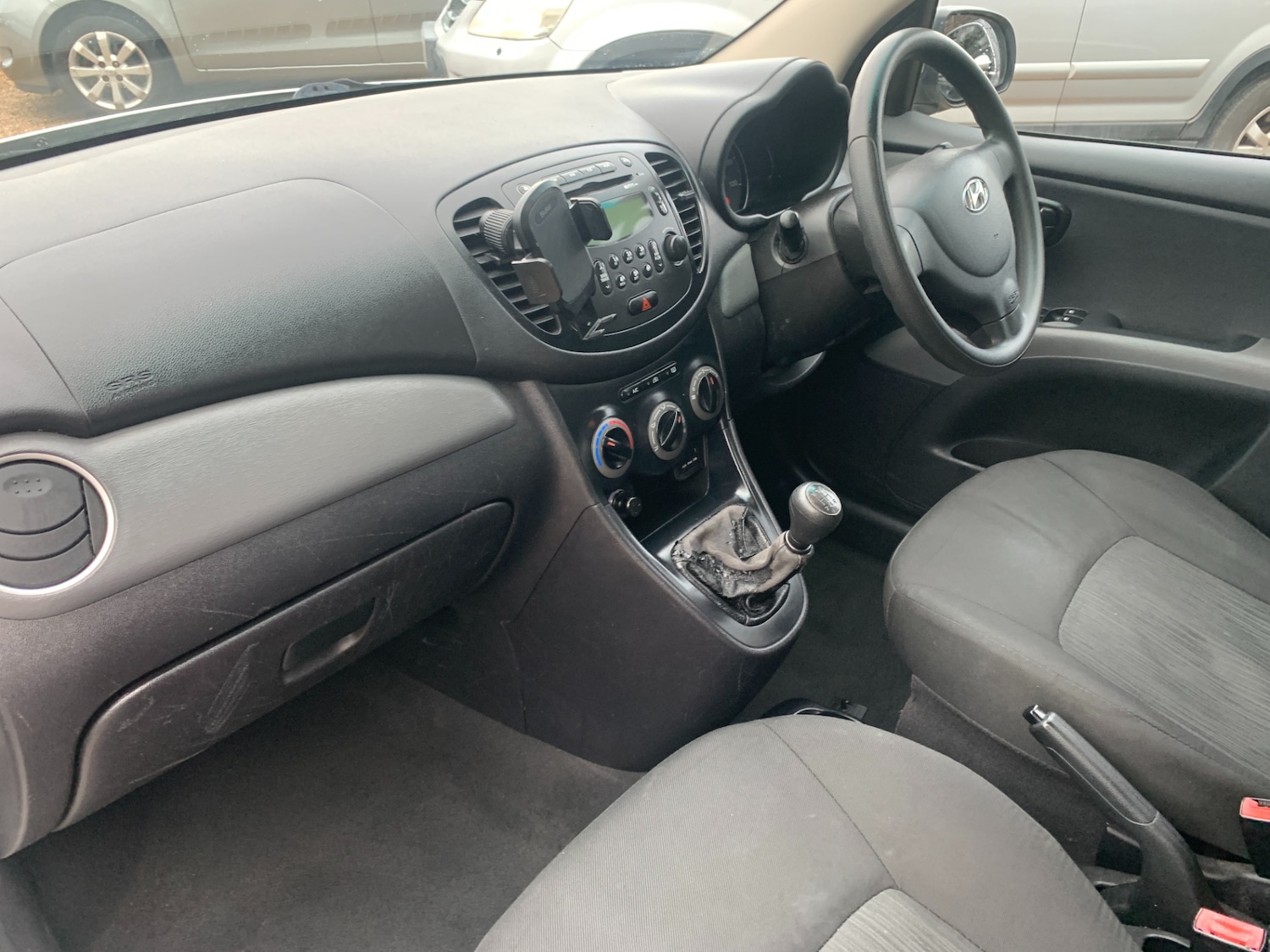 Used Hyundai i10 2011 for sale - 77530535: Photo 18
