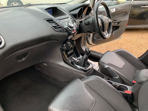 Used Ford Fiesta 2015 for sale - 76287863: Photo 23