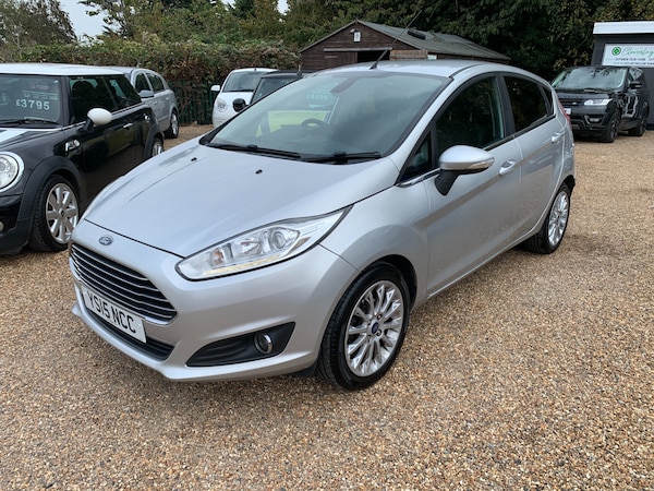 Used Ford Fiesta 2015 for sale - 76287863: Photo 2