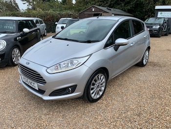 Used Ford Fiesta 2015 for sale - 76287863: Photo 2