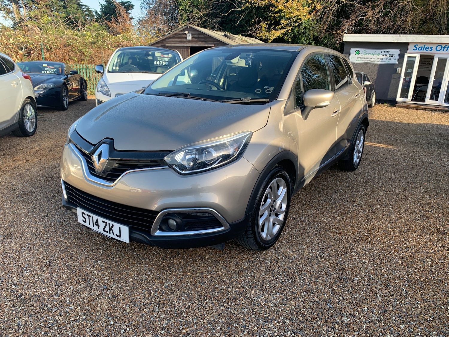 Used Renault Captur 2014 for sale - 76748056: Photo 2