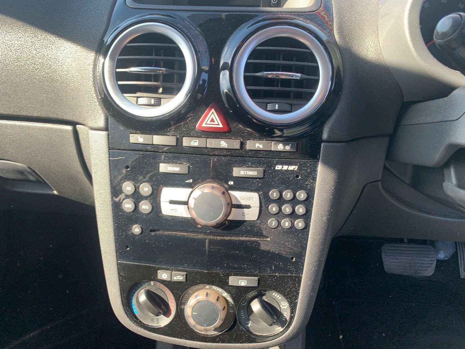 Used Vauxhall Corsa 2010 for sale - 77716553: Photo 19