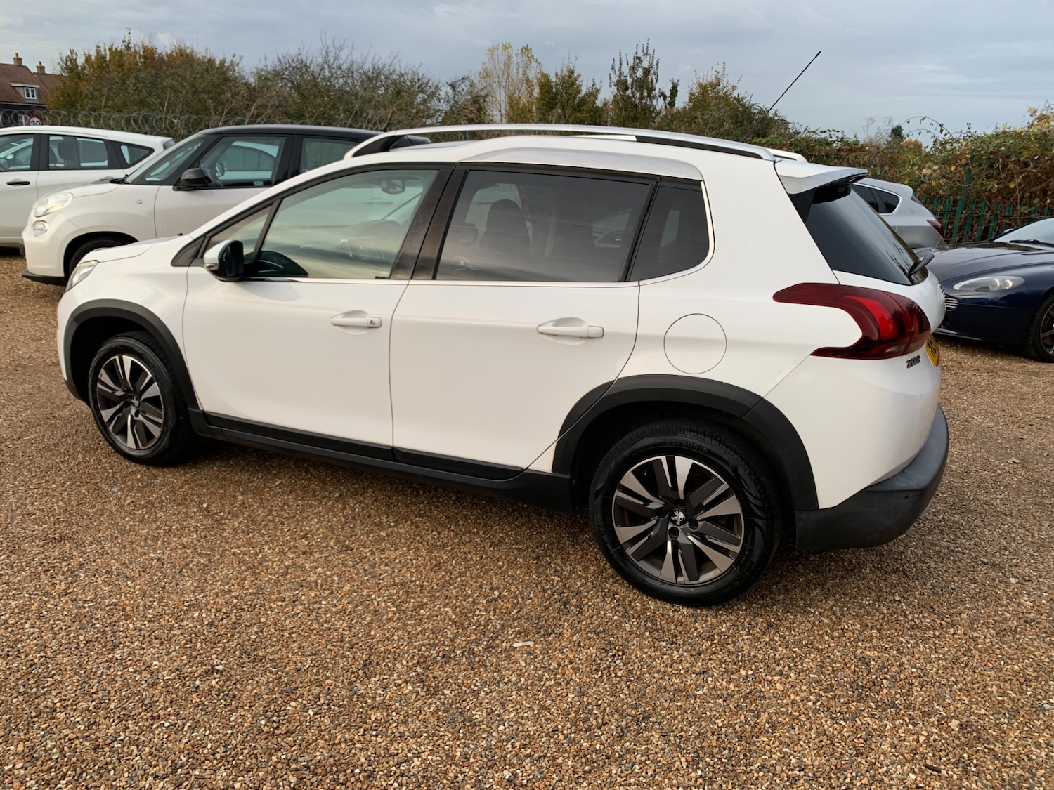 Used Peugeot 2008 2017 for sale - 78175918: Photo 3