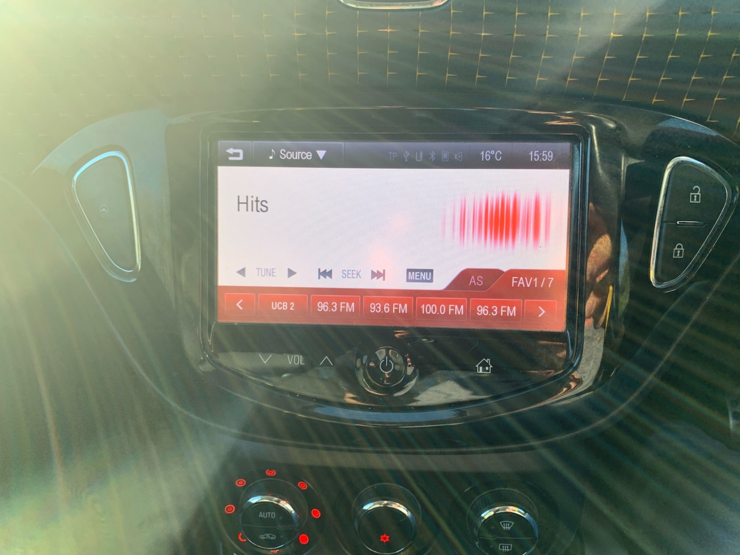 Used Vauxhall ADAM 2014 for sale - 77975619: Photo 16