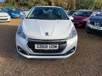 Used Peugeot 208 2019 for sale - 76332102: Photo