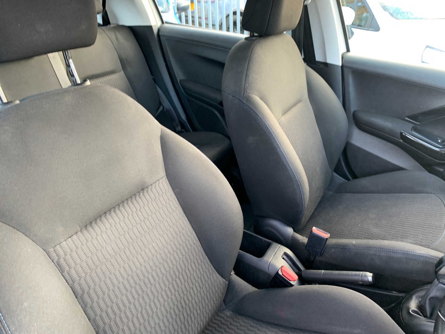 Used Peugeot 208 2019 for sale - 76332102: Photo 6