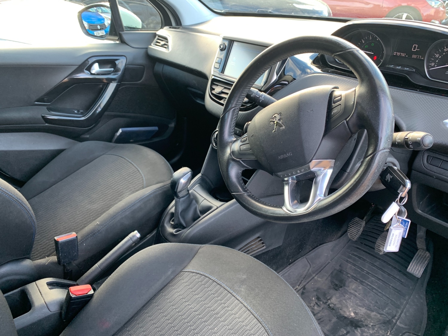 Used Peugeot 208 2019 for sale - 76332102: Photo 7