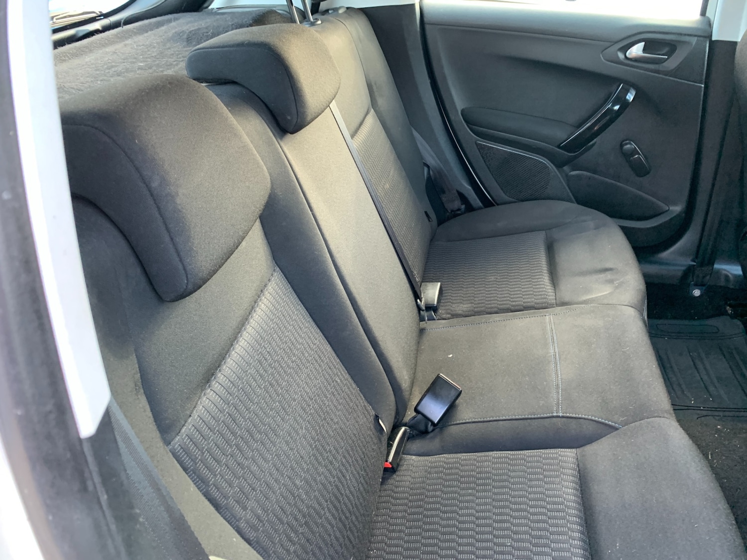 Used Peugeot 208 2019 for sale - 76332102: Photo 8