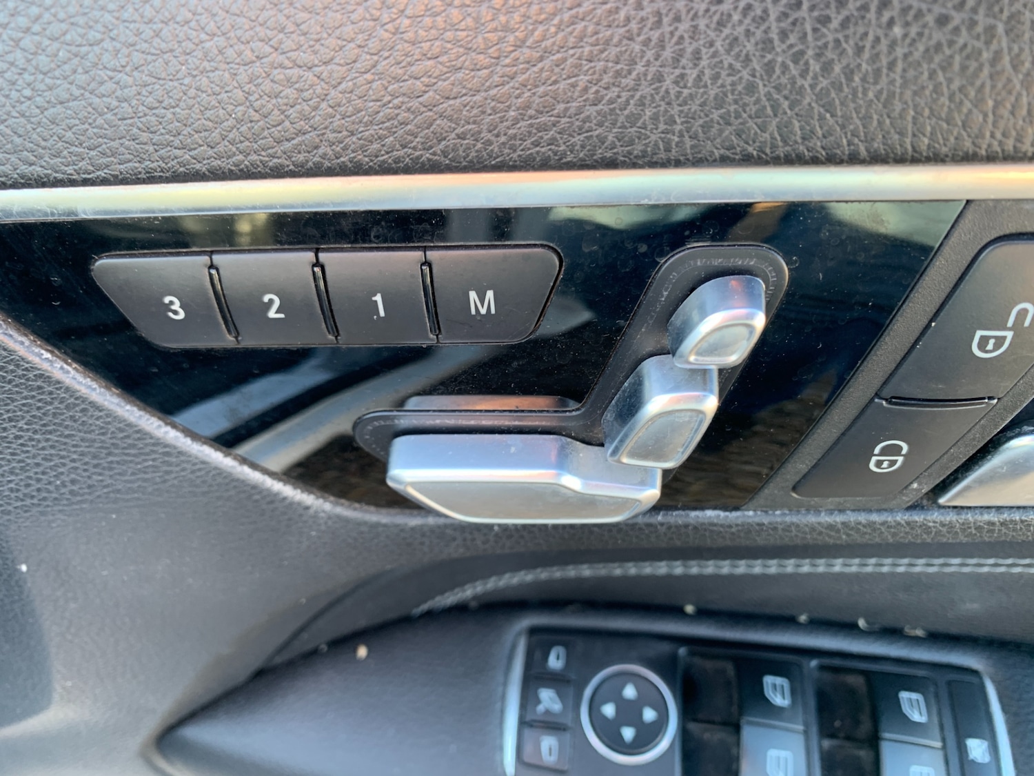 Used Mercedes-Benz E Class 2013 for sale - 77963826: Photo 22