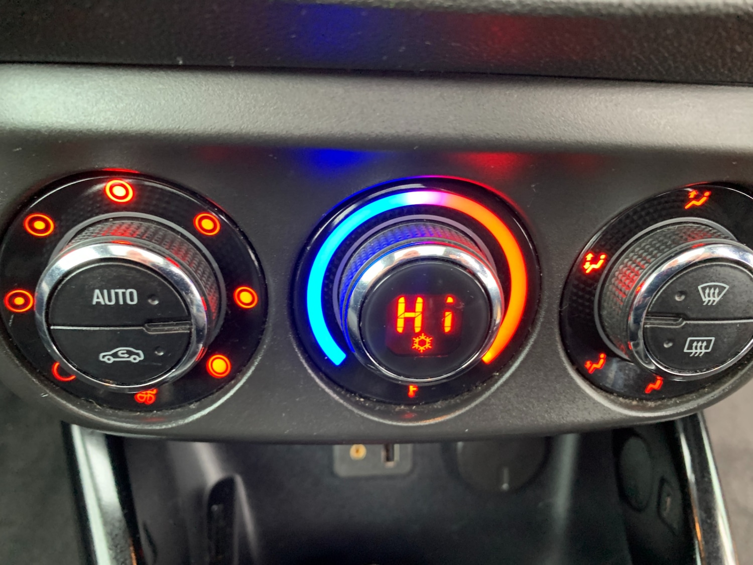 Used Vauxhall ADAM 2014 for sale - 76426685: Photo 14