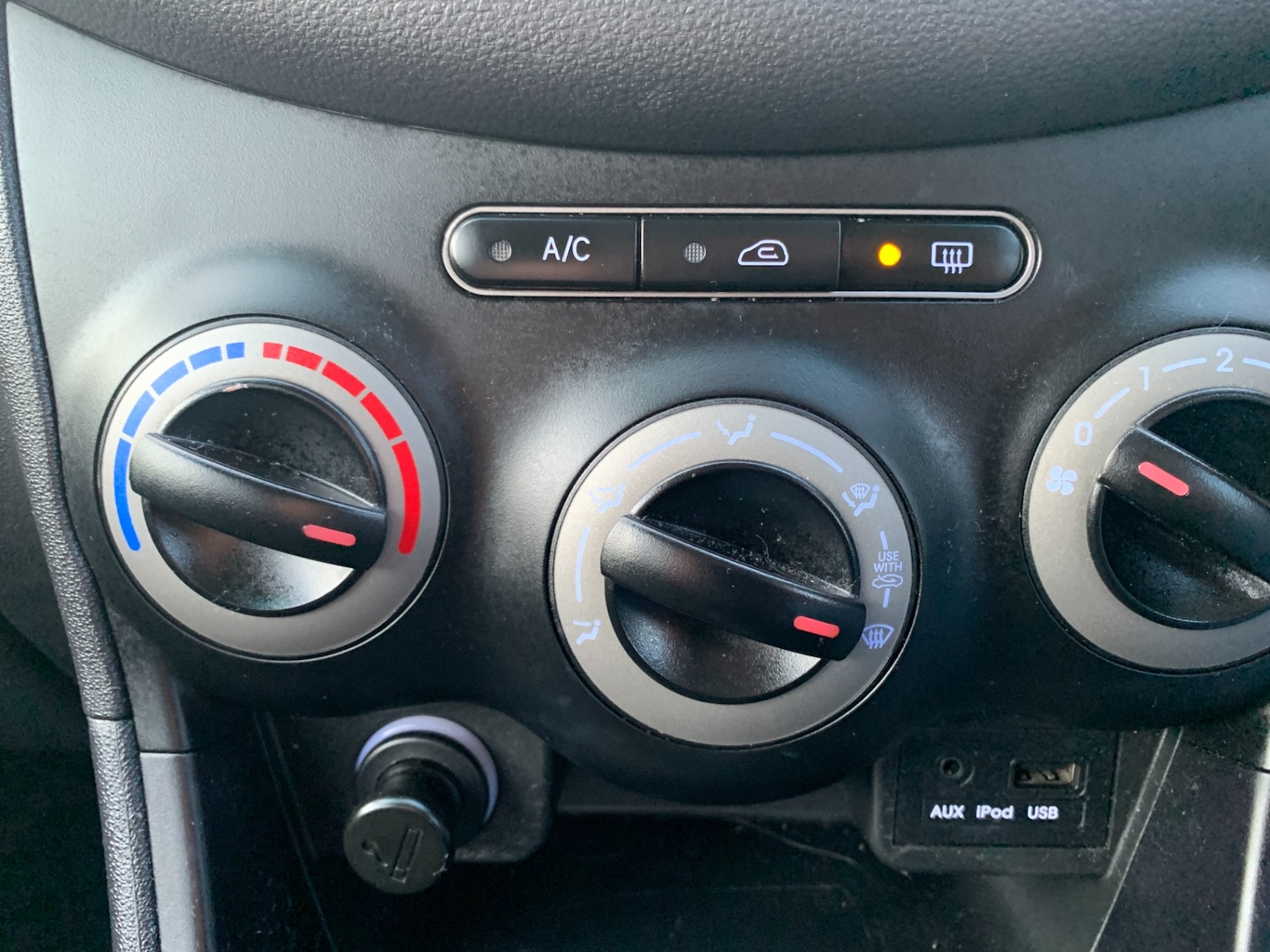 Used Hyundai i10 2014 for sale - 77113524: Photo 14