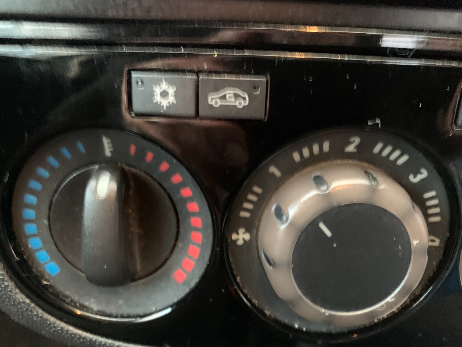 Used Vauxhall Corsa 2010 for sale - 78175946: Photo 10