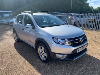 Used Dacia Sandero Stepway 2015 for sale - 79672925: Photo