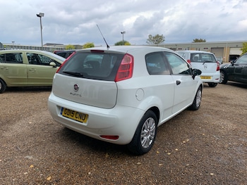 Used Fiat Punto 2015 for sale - 76075862: Photo