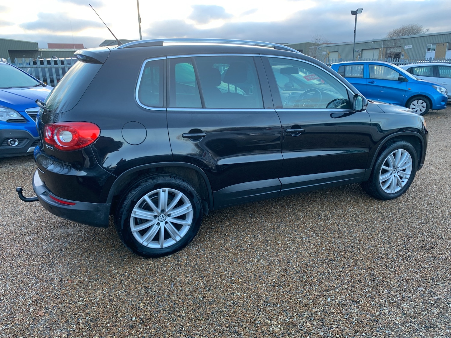 Used Volkswagen Tiguan 2009 for sale - 76908149: Photo 2