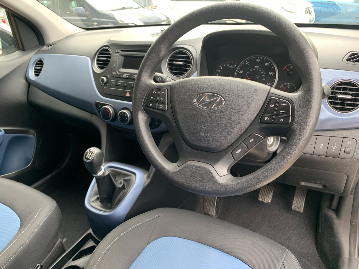 Used Hyundai i10 2015 for sale - 77447750: Photo 10